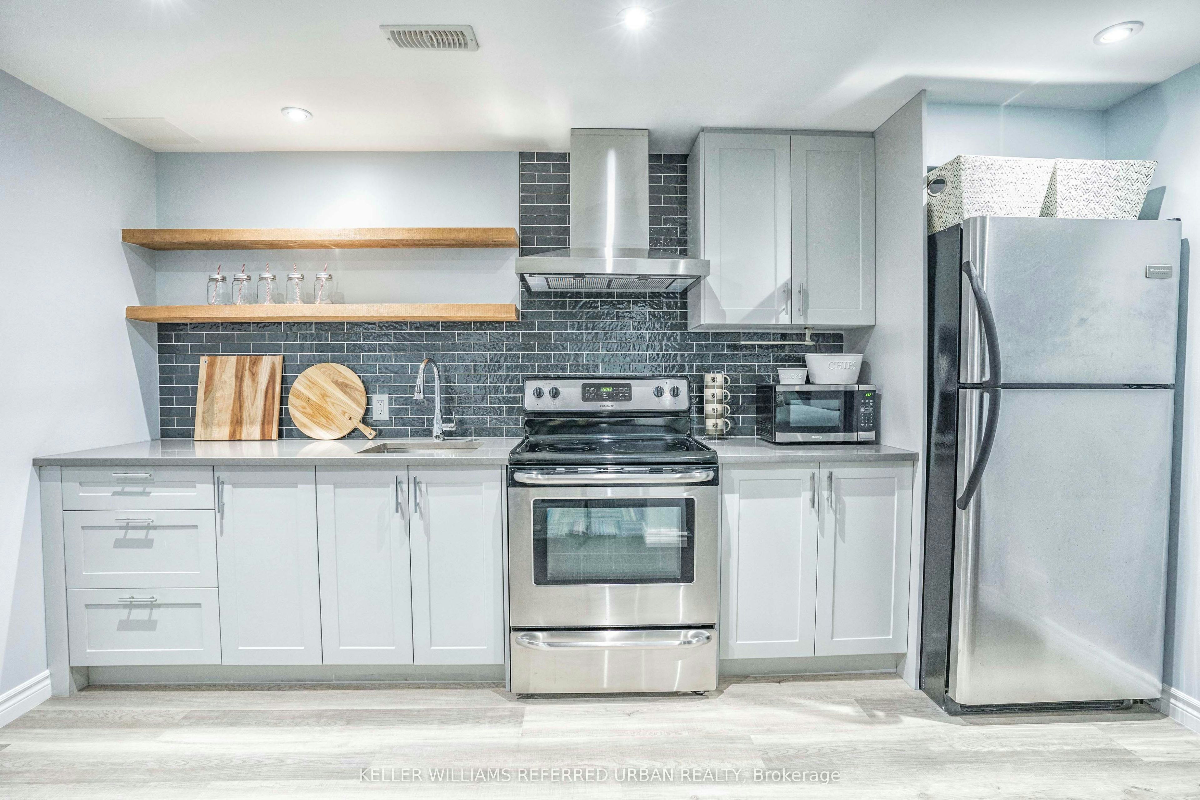 Lower-4 Purdy Crescent, Toronto, ON, M9N 3X8 - 17