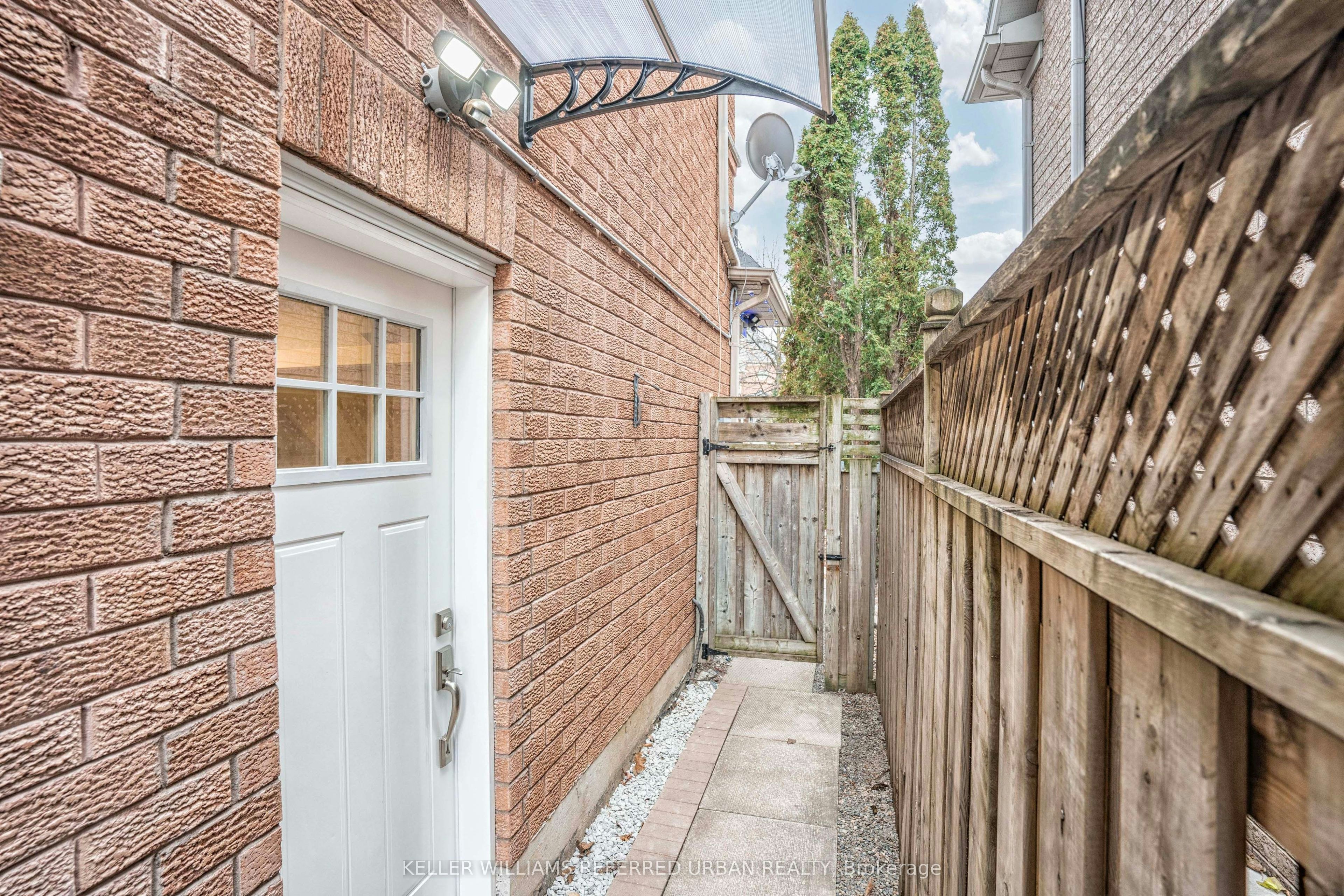 Lower-4 Purdy Crescent, Toronto, ON, M9N 3X8 - 2
