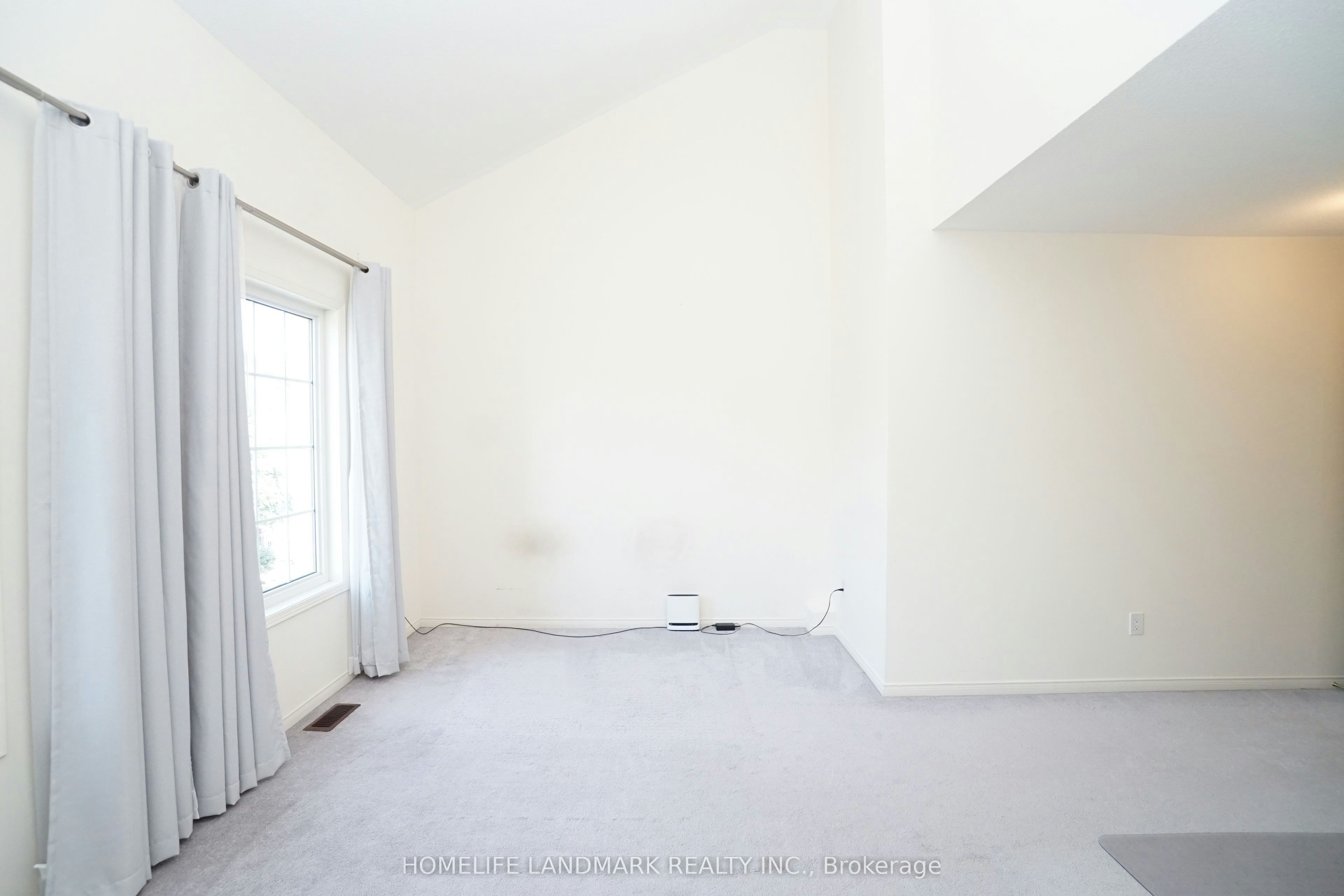 43 Odoardo Di Santo Circle, Toronto, ON, M3L 0G4 - 27