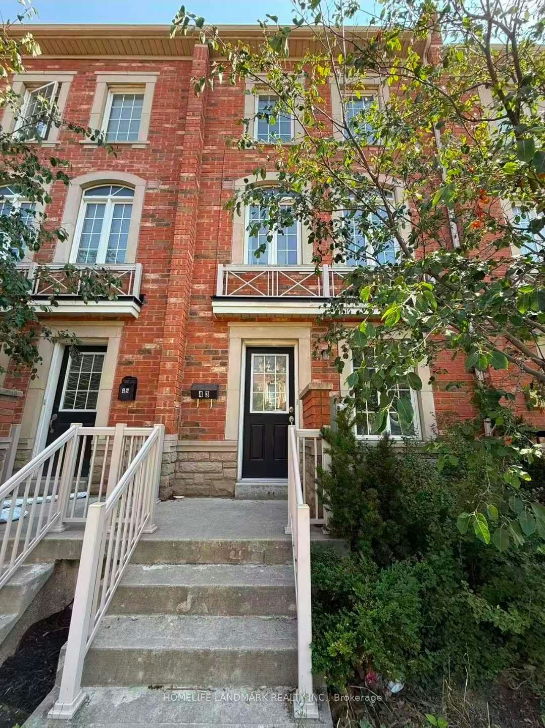 43 Odoardo Di Santo Circle, Toronto, ON, M3L 0G4