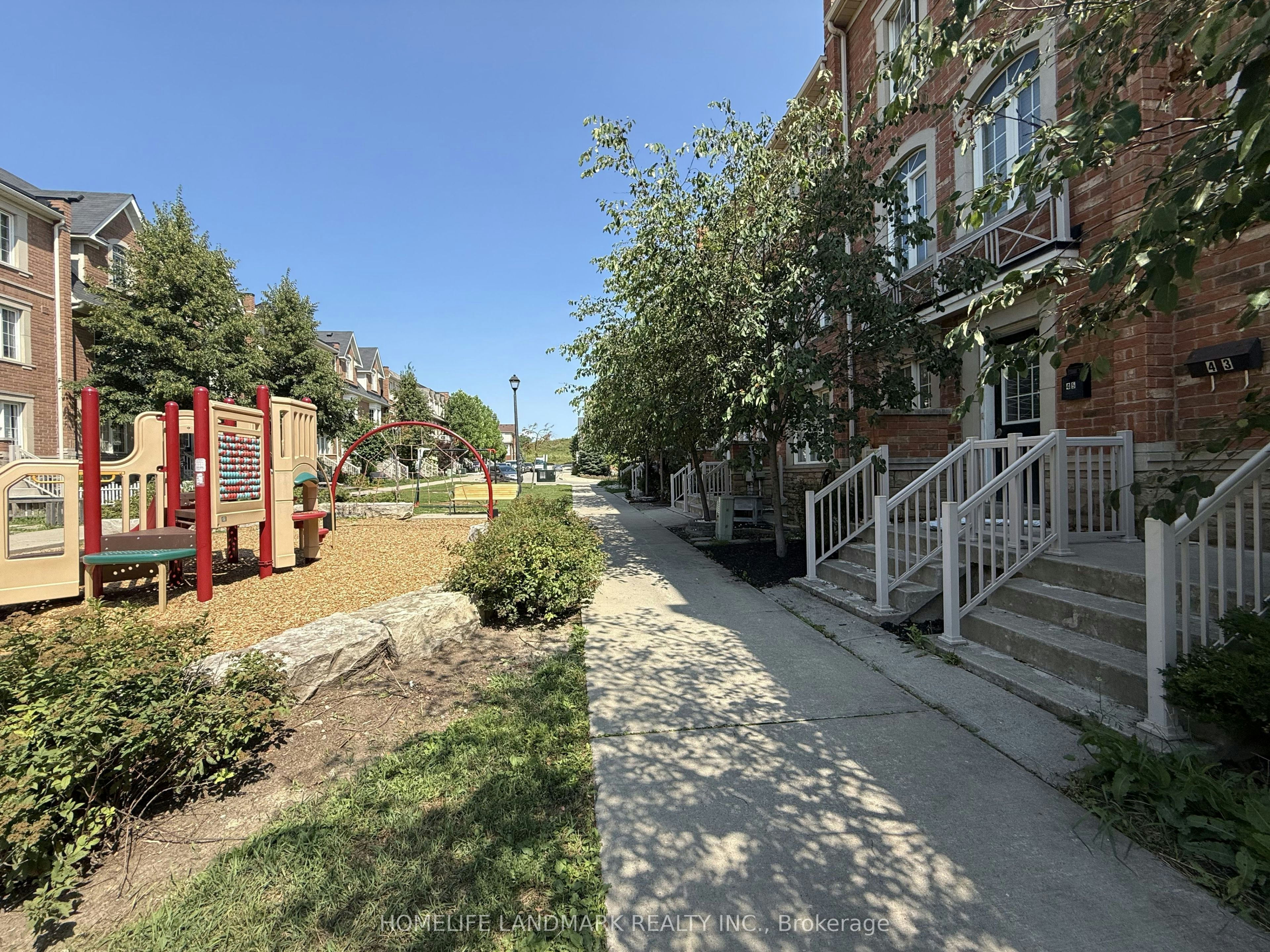 43 Odoardo Di Santo Circle, Toronto, ON, M3L 0G4 - 2