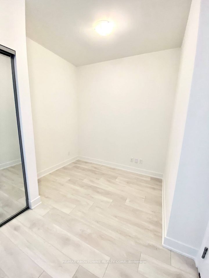 807-297 Oak Walk Drive, Oakville, ON, L6H 3R6 - 6