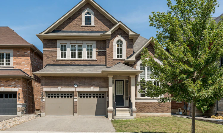 8 Monarch Drive