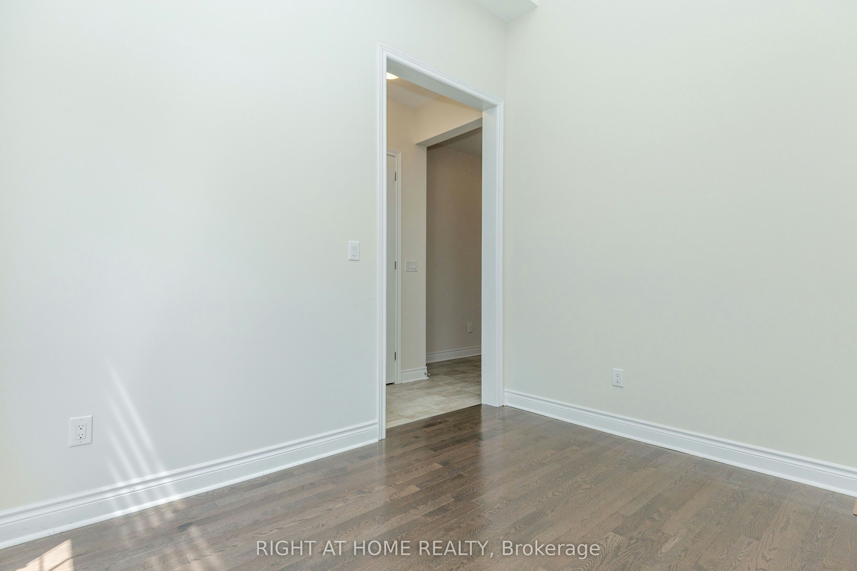 8 Monarch Drive, Halton Hills, ON, L7G 0H9 - 7