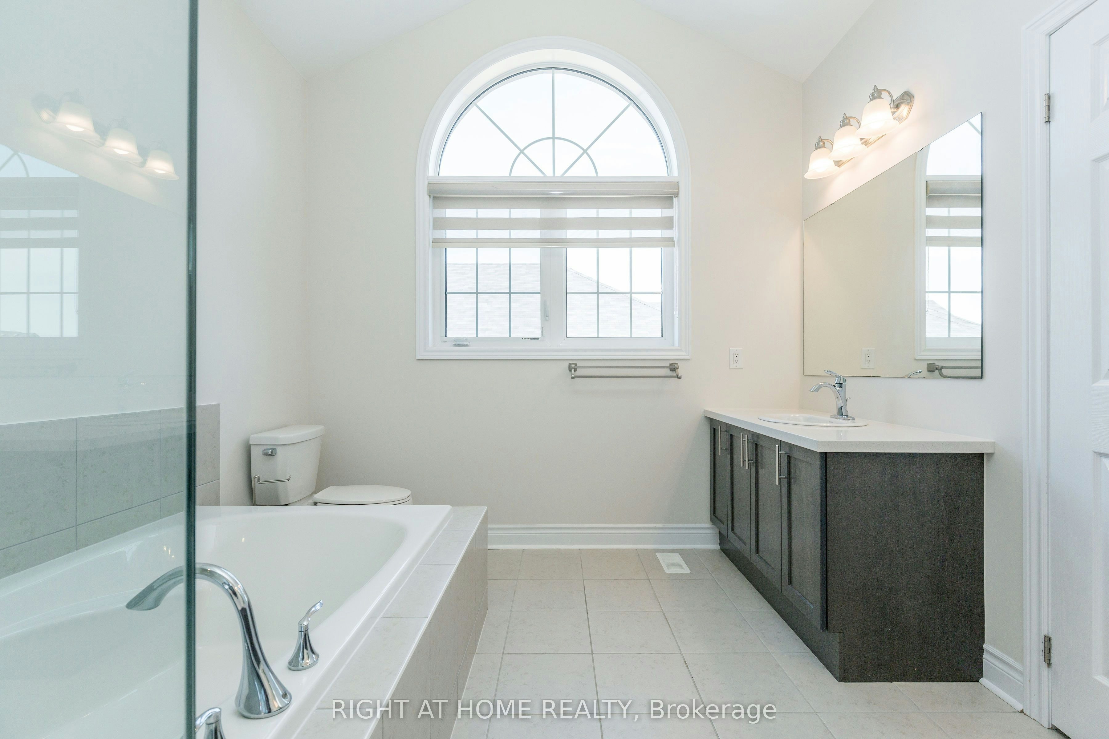 8 Monarch Drive, Halton Hills, ON, L7G 0H9 - 38