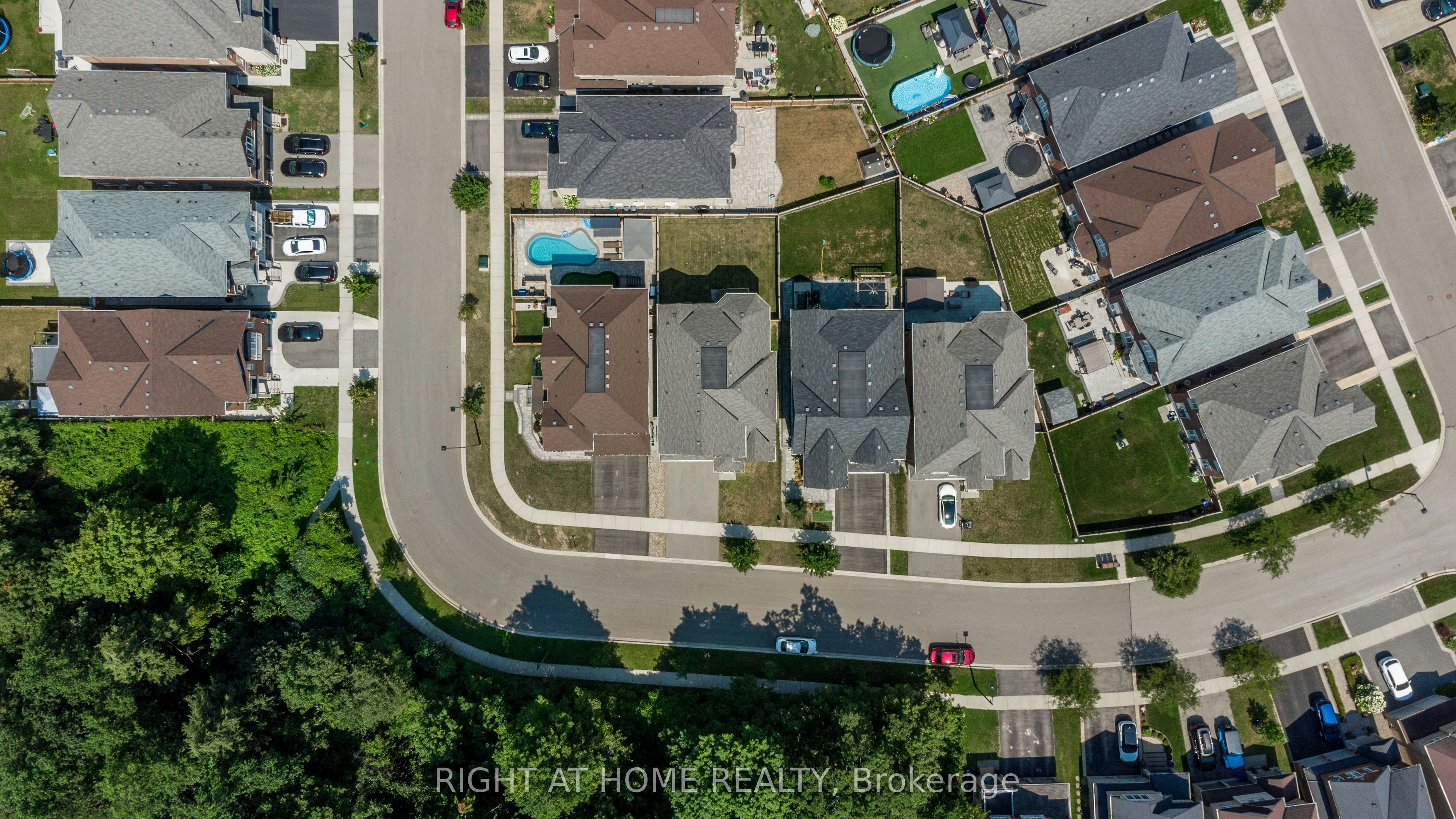 8 Monarch Drive, Halton Hills, ON, L7G 0H9 - 44