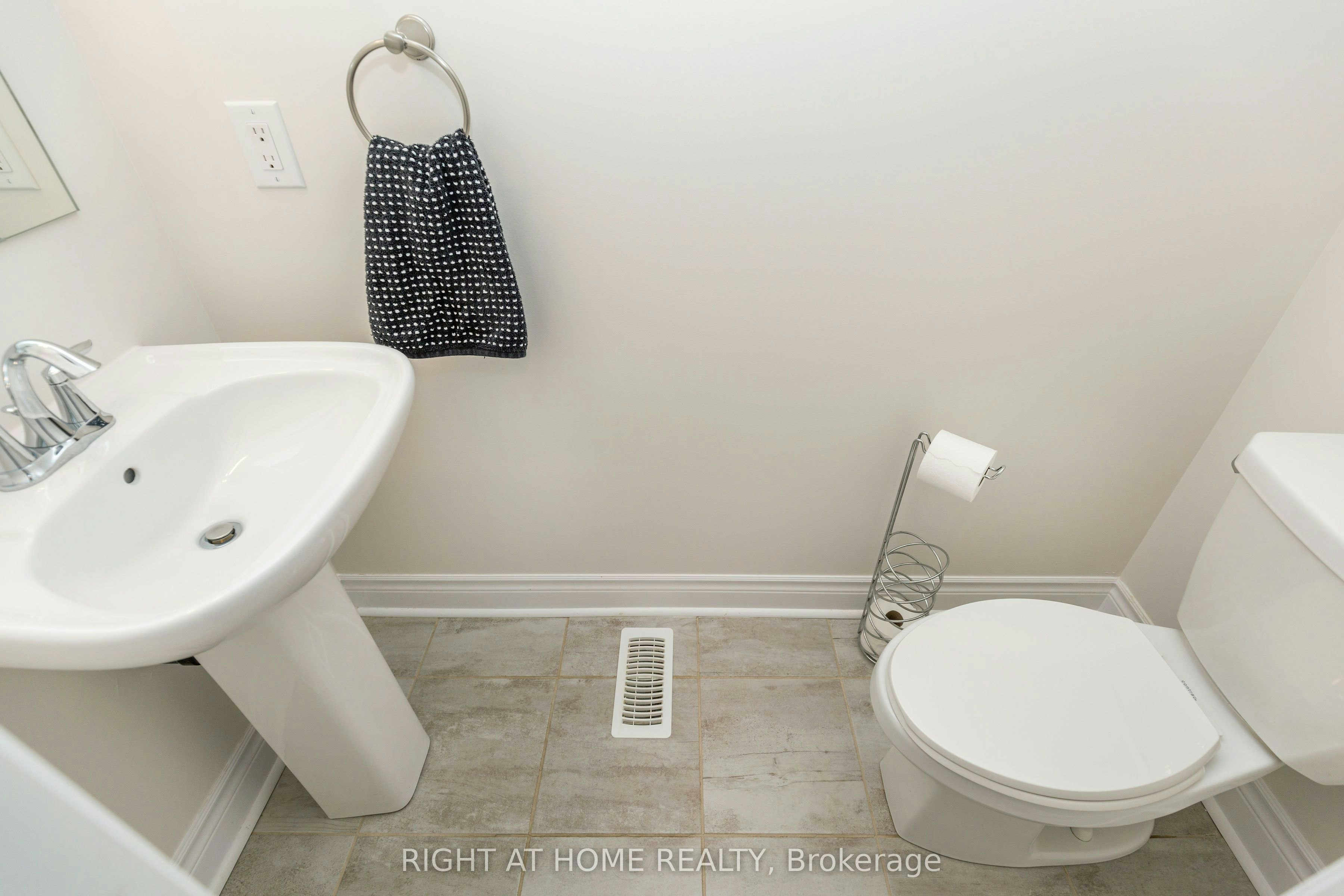 8 Monarch Drive, Halton Hills, ON, L7G 0H9 - 10
