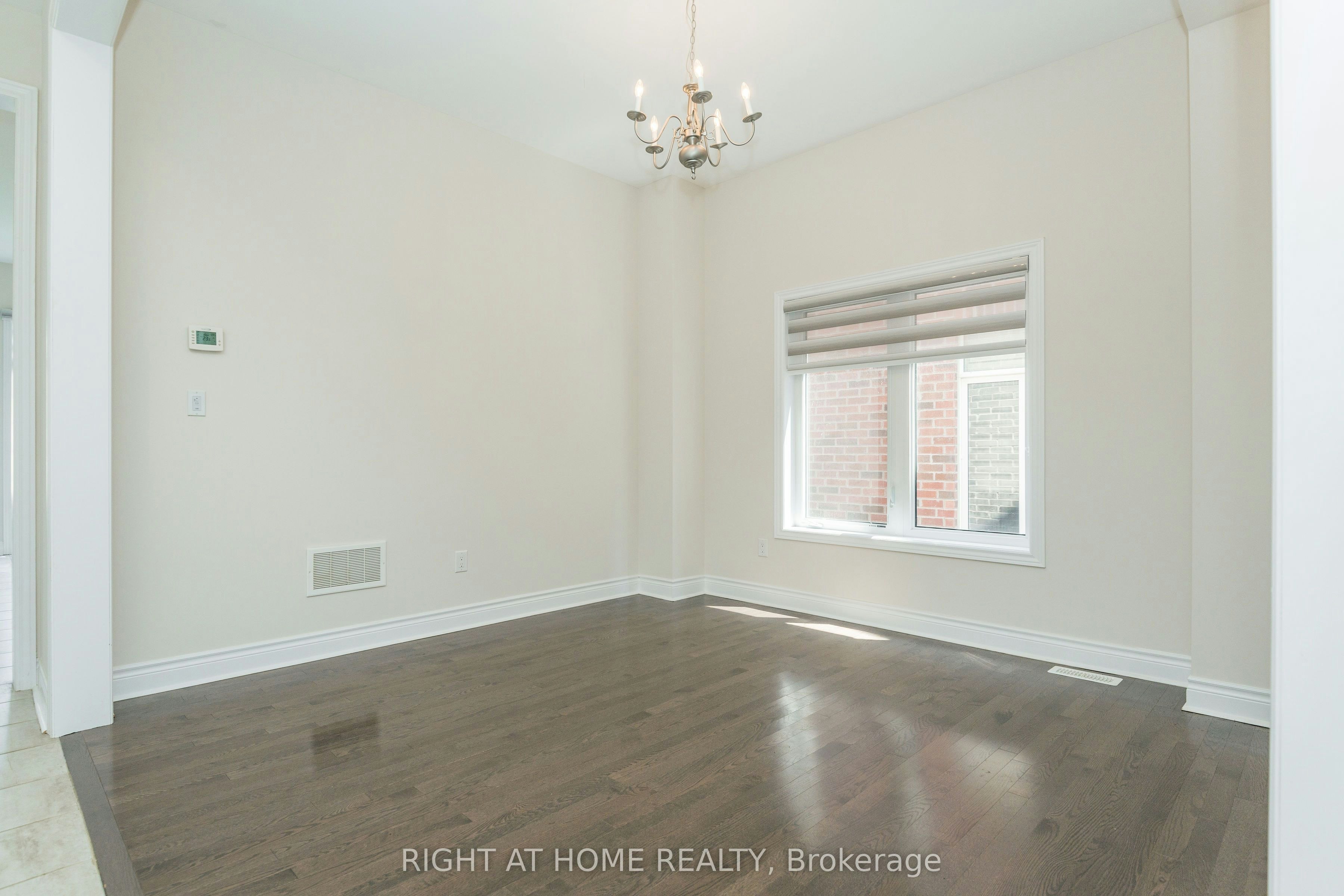 8 Monarch Drive, Halton Hills, ON, L7G 0H9 - 9
