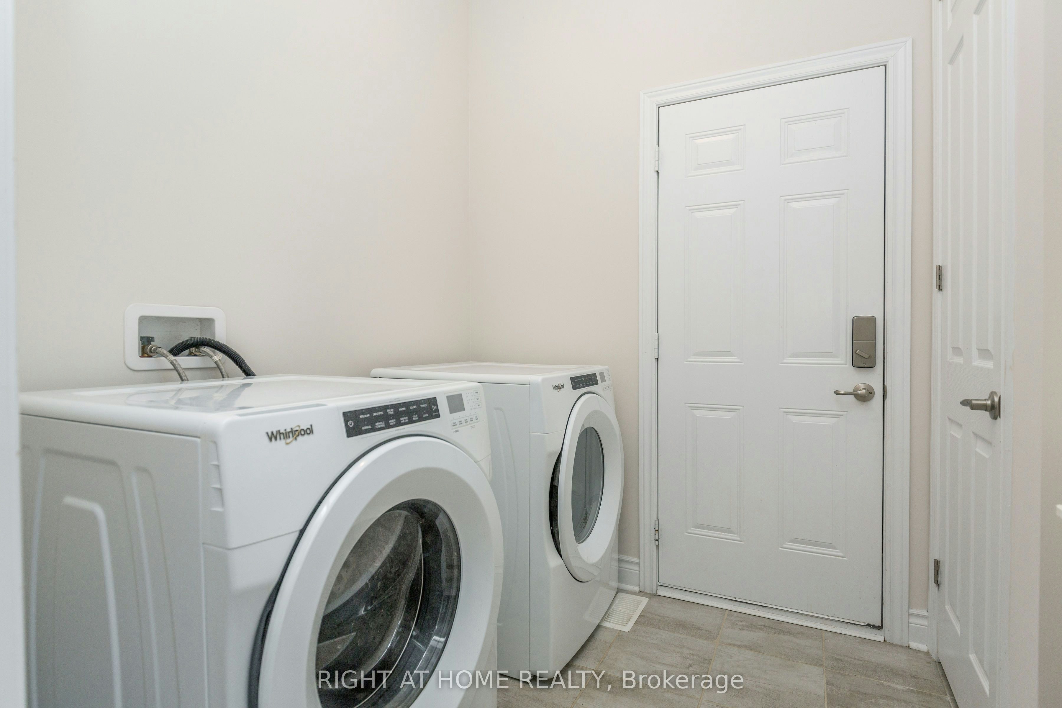 8 Monarch Drive, Halton Hills, ON, L7G 0H9 - 12