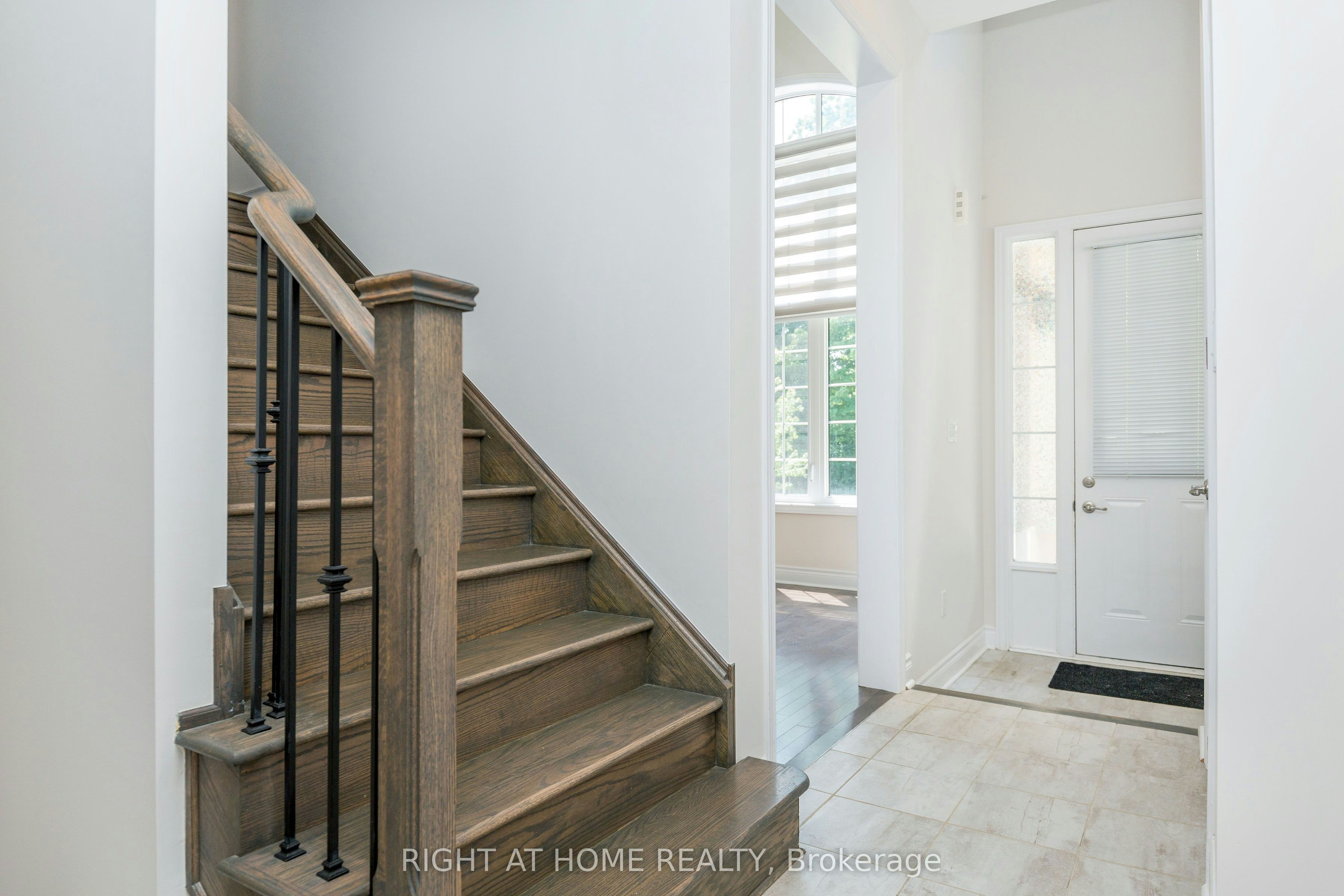 8 Monarch Drive, Halton Hills, ON, L7G 0H9 - 5