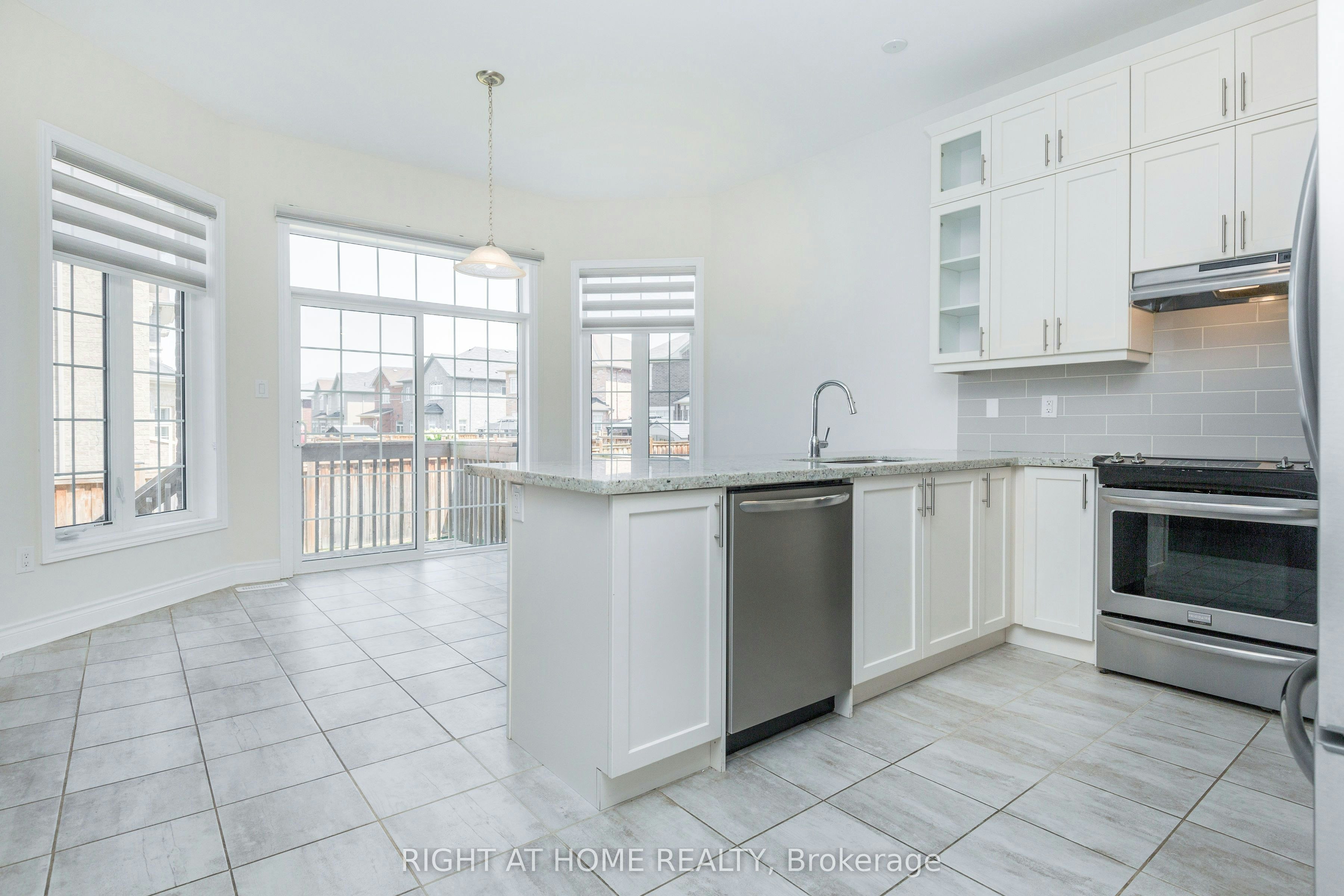 8 Monarch Drive, Halton Hills, ON, L7G 0H9 - 14