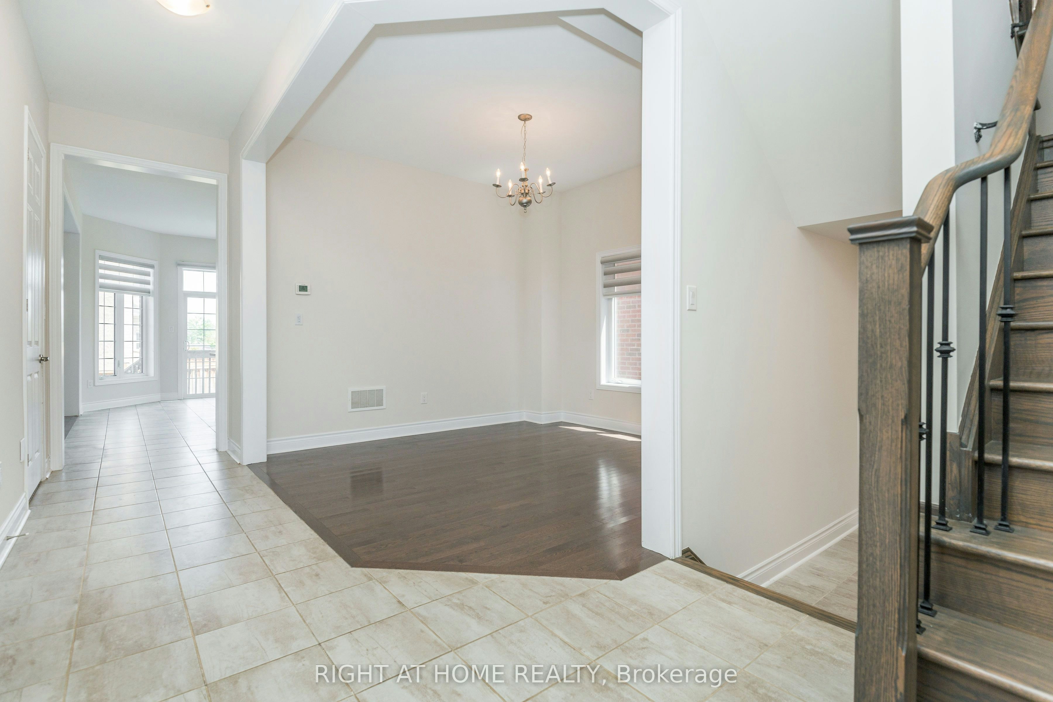 8 Monarch Drive, Halton Hills, ON, L7G 0H9 - 8