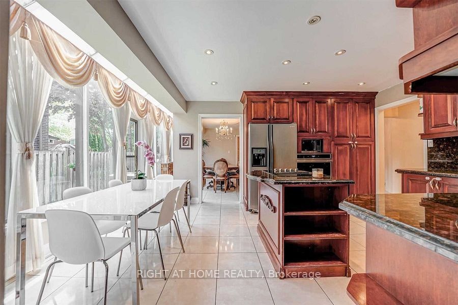4326 Bridlepath Trail, Mississauga, ON, L5L 3K4 - 8