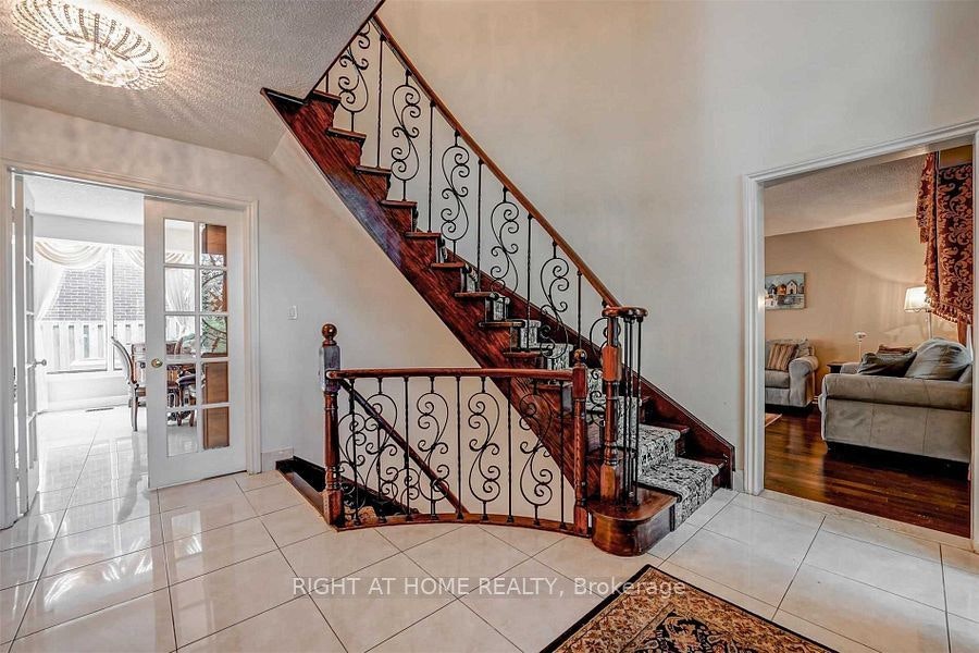 4326 Bridlepath Trail, Mississauga, ON, L5L 3K4 - 6