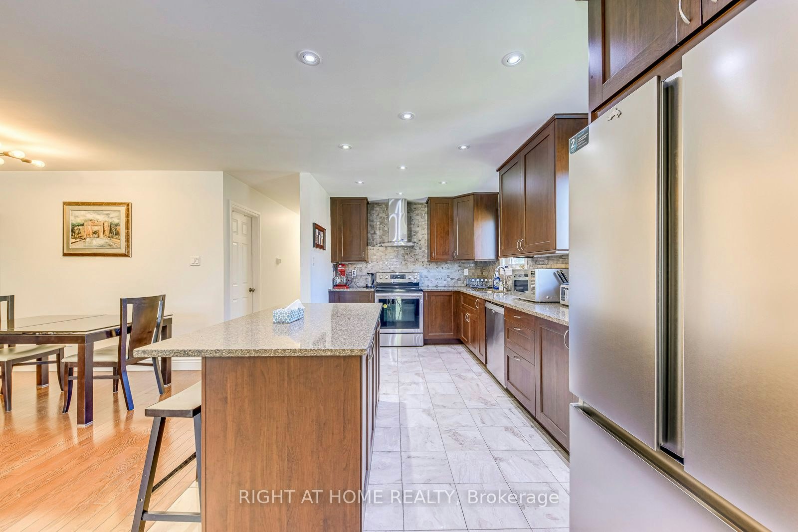 Main-4004 Midhurst Lane, Mississauga, ON, L4Z 1C7