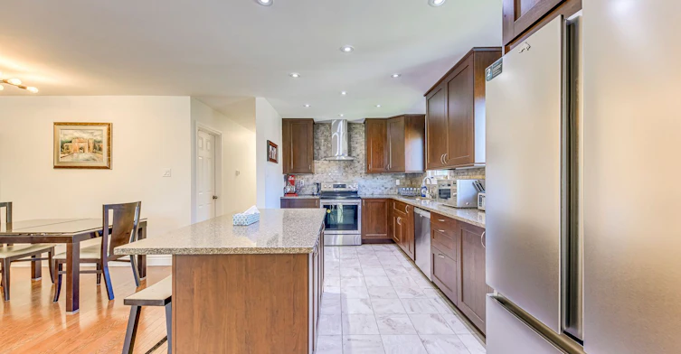 Main-4004 Midhurst Lane, Mississauga, ON, L4Z 1C7