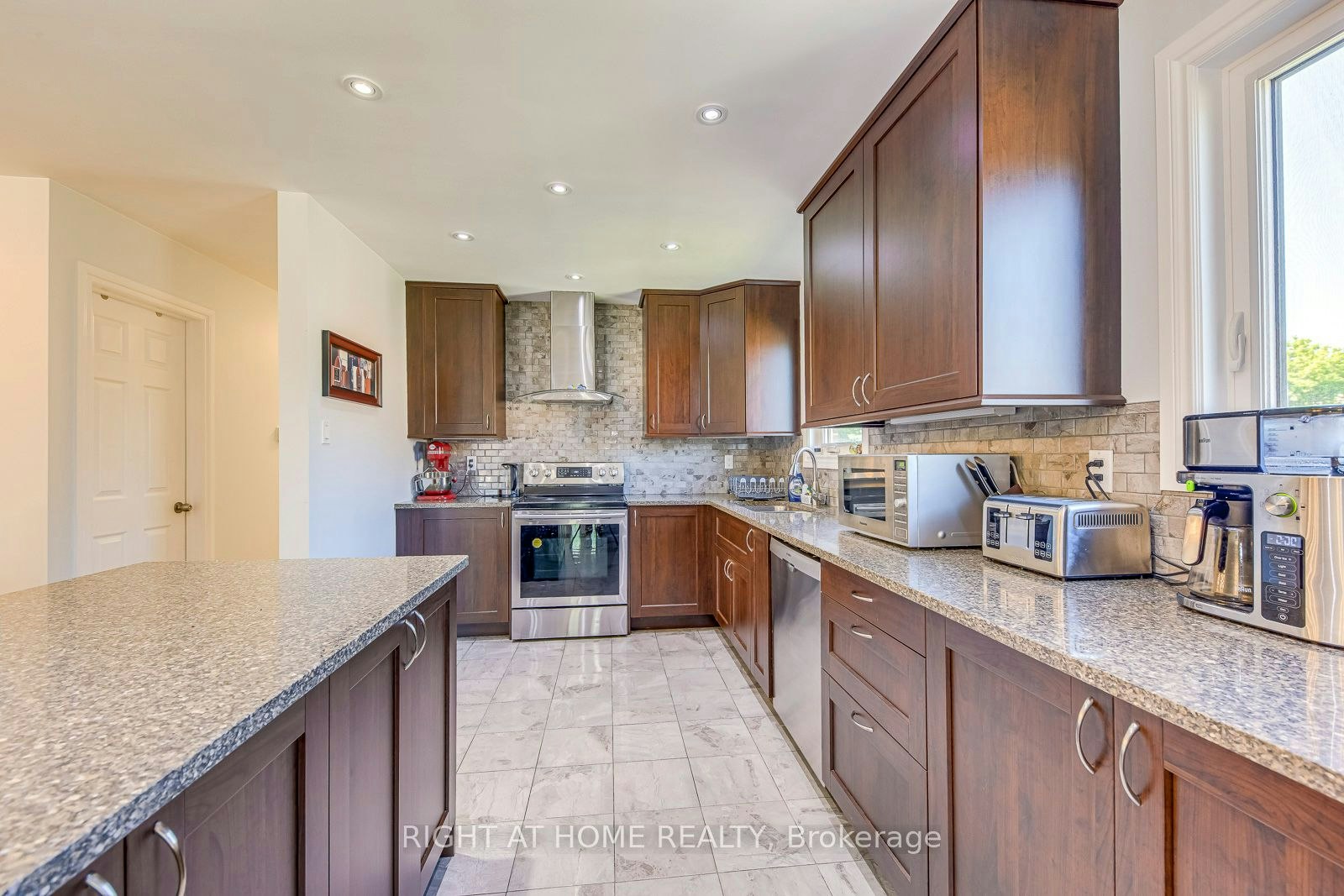Main-4004 Midhurst Lane, Mississauga, ON, L4Z 1C7 - 2