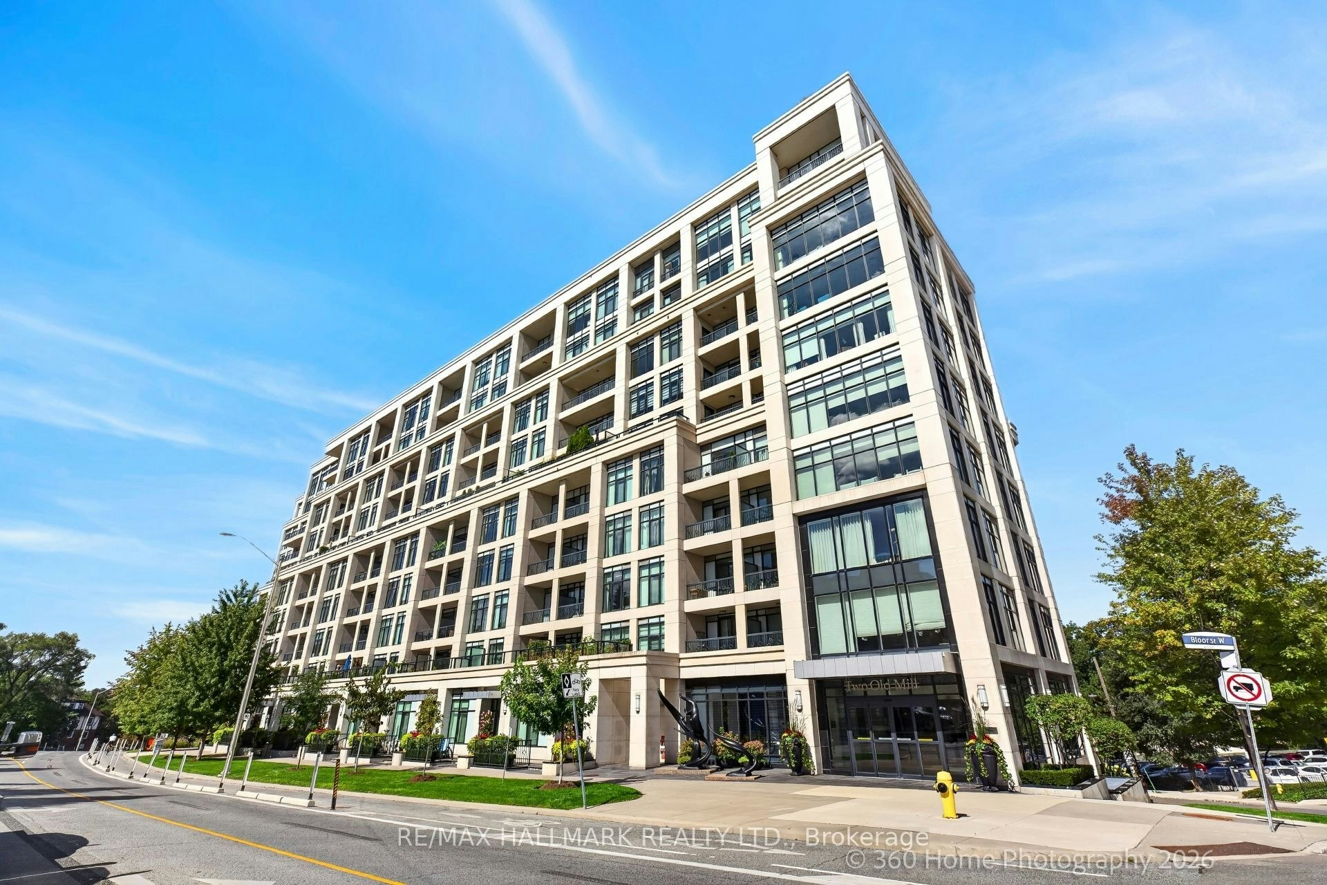 711-2 Old Mill Drive, Toronto, ON, M6S 0A2