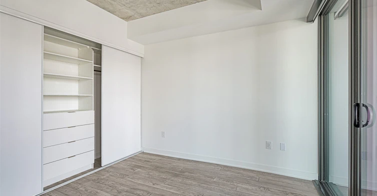 611-2625 Dundas Street W, Toronto, ON, M6P 0C5 - 12