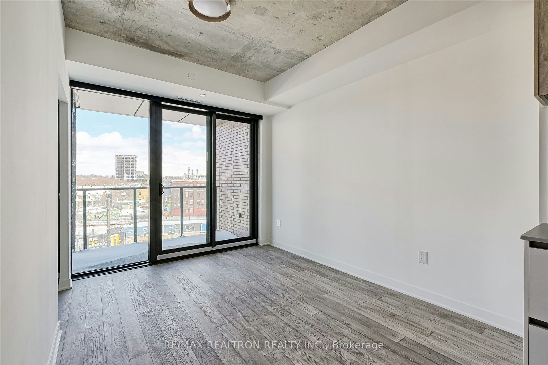 611-2625 Dundas Street W, Toronto, ON, M6P 0C5 - 10