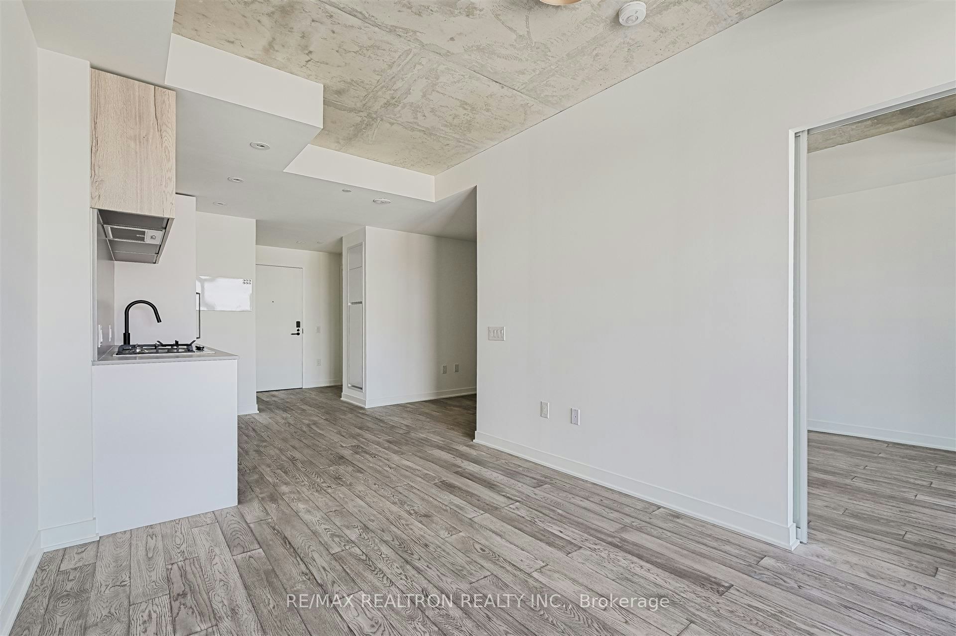 611-2625 Dundas Street W, Toronto, ON, M6P 0C5 - 9