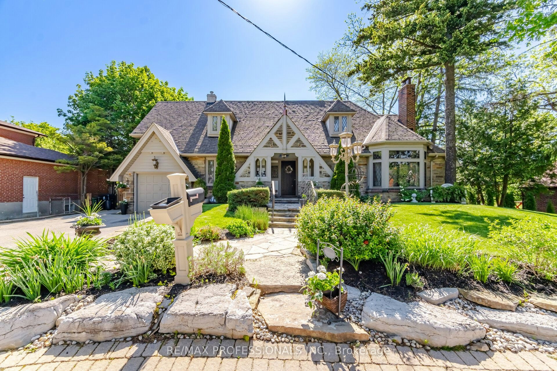 1114 Kipling Avenue, Toronto, ON, M9B 3M5