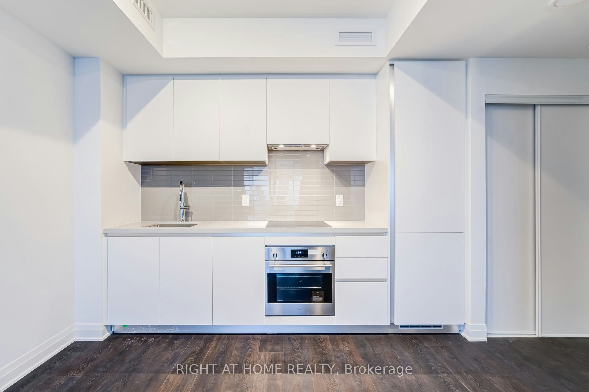 3005-4015 The Exchange N/A, Mississauga, ON, L5B 0N9 - 9