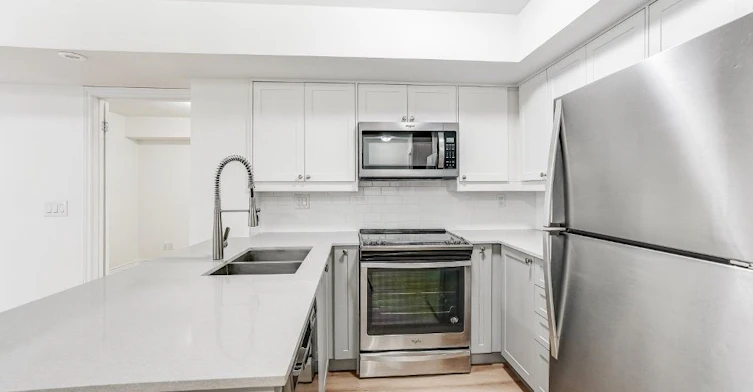 9-90 Eastwood Park Gardens, Toronto, ON, M8W 0B2 - 11