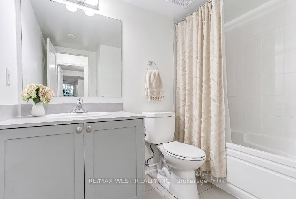 9-90 Eastwood Park Gardens, Toronto, ON, M8W 0B2 - 17