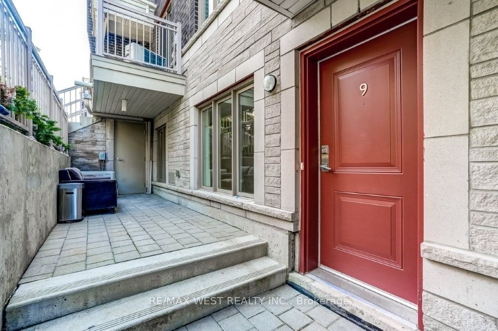 9-90 Eastwood Park Gardens, Toronto, ON, M8W 0B2 - 4