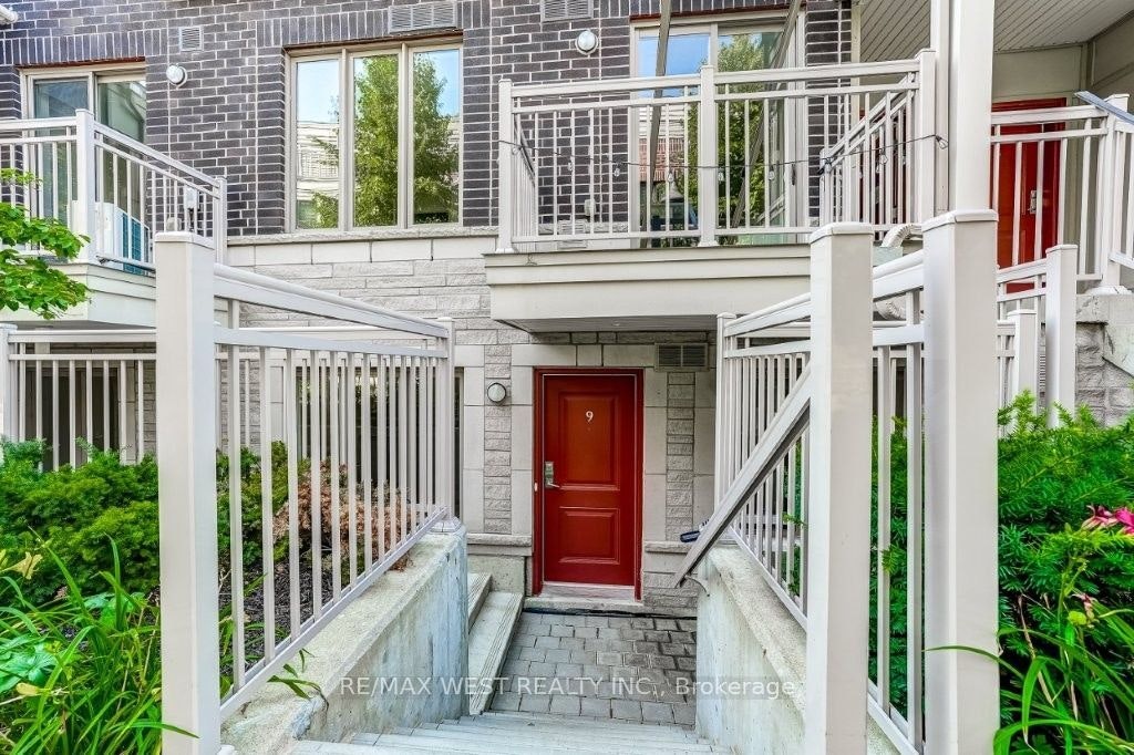 9-90 Eastwood Park Gardens, Toronto, ON, M8W 0B2 - 3