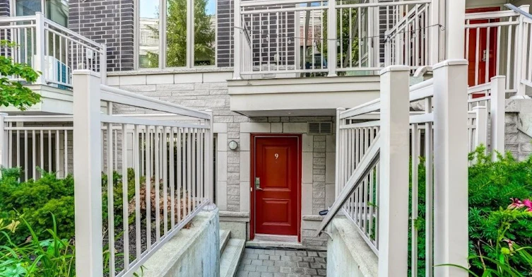 9-90 Eastwood Park Gardens, Toronto, ON, M8W 0B2 - 3