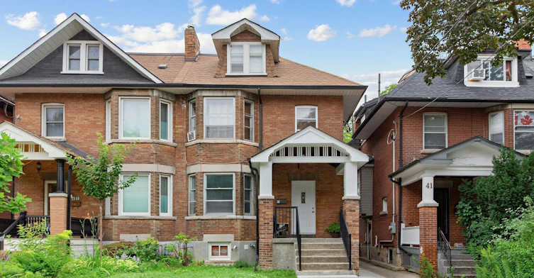 3-43 Highview Crescent, Toronto, ON, M6H 2Y3