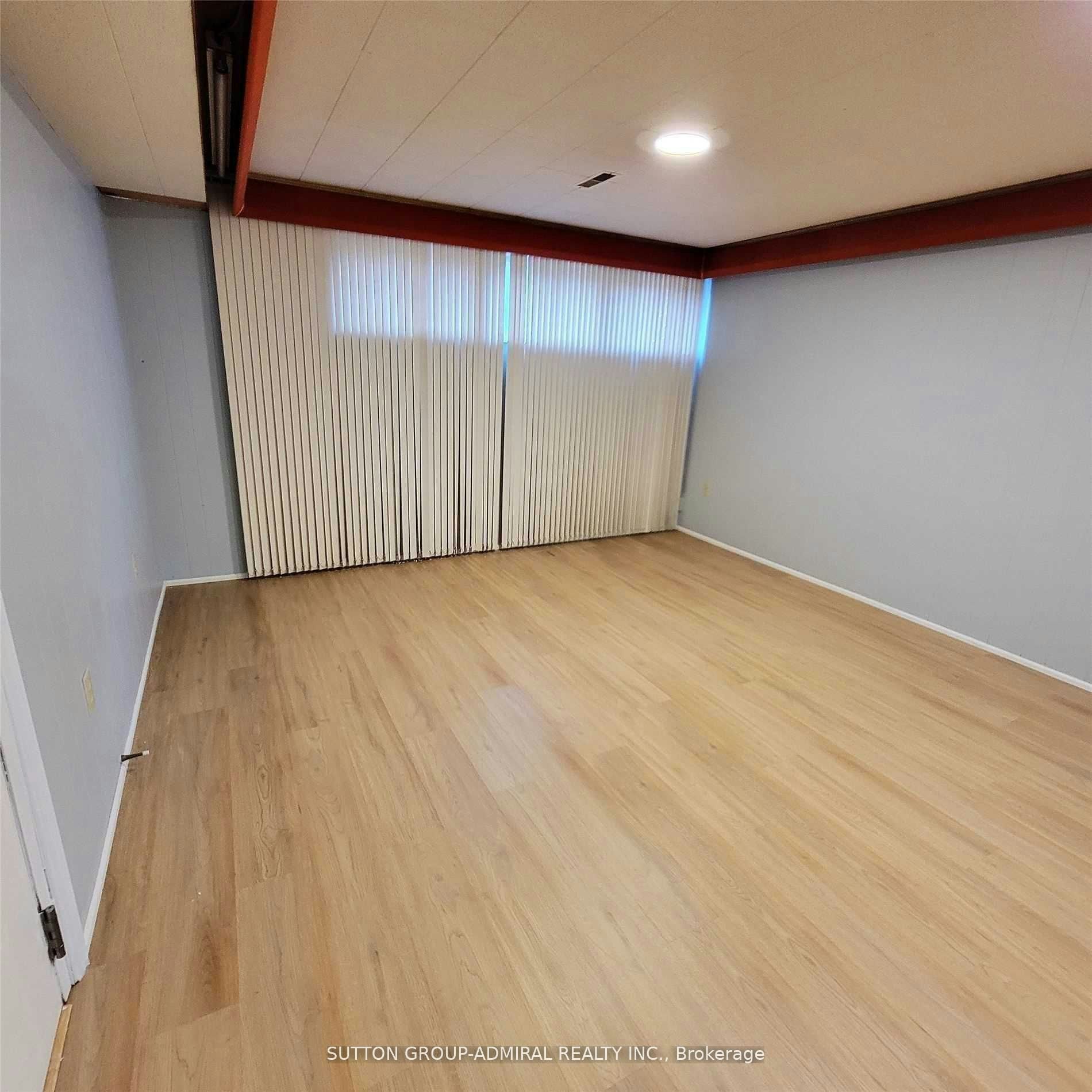 Lower-17 Pamille Place, Toronto, ON, M6M 3A9 - 2
