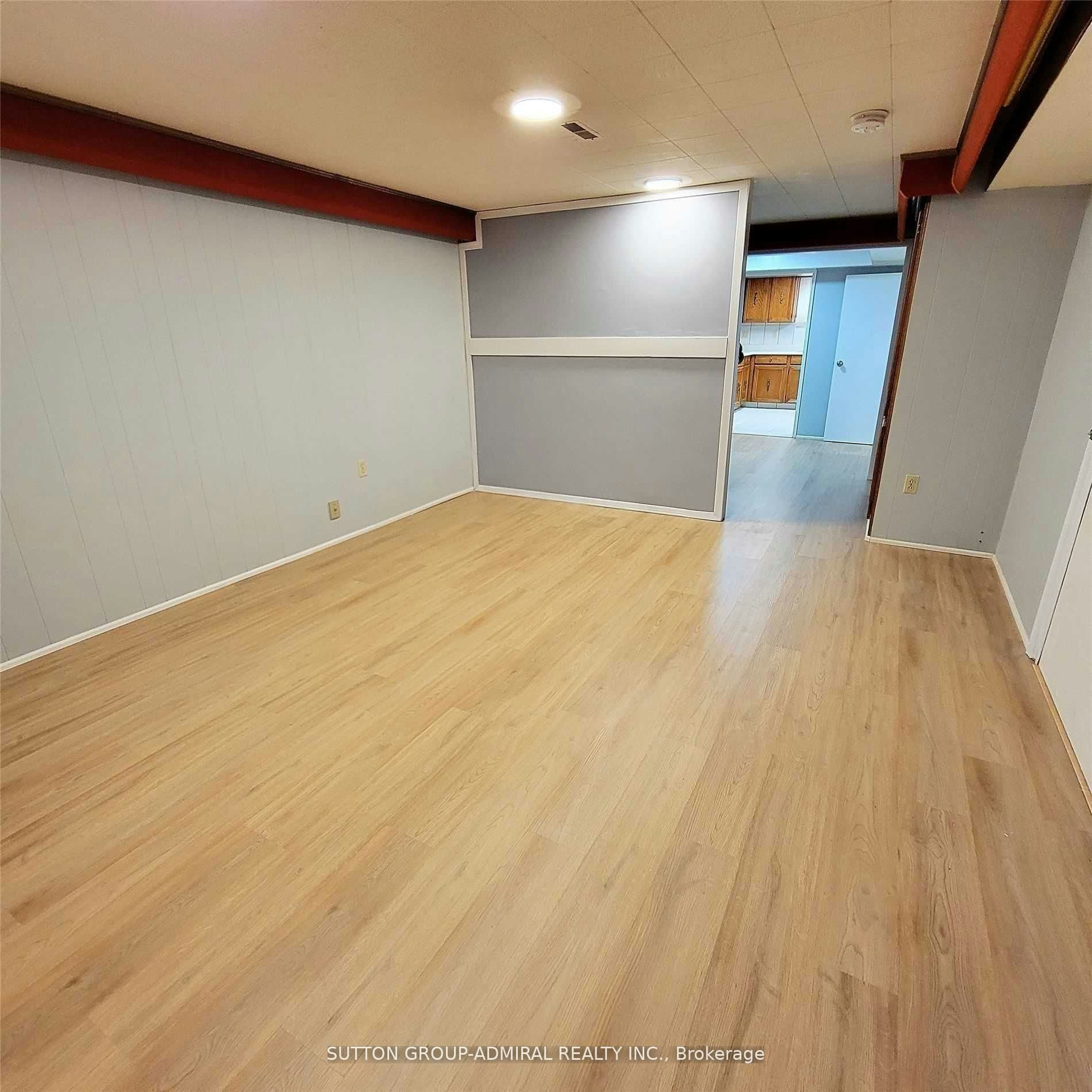 Lower-17 Pamille Place, Toronto, ON, M6M 3A9 - 5