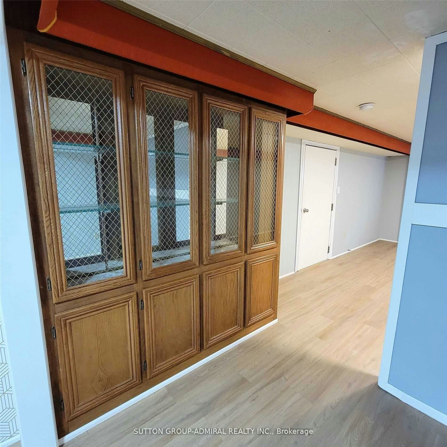 Lower-17 Pamille Place, Toronto, ON, M6M 3A9 - 6