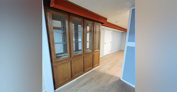 Lower-17 Pamille Place, Toronto, ON, M6M 3A9 - 6