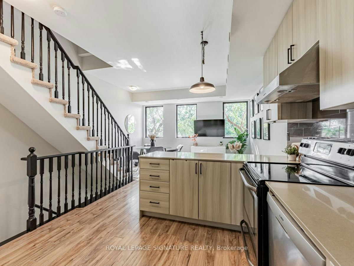 60-68 Winston Park Boulevard, Toronto, ON, M3K 1C3 - 4