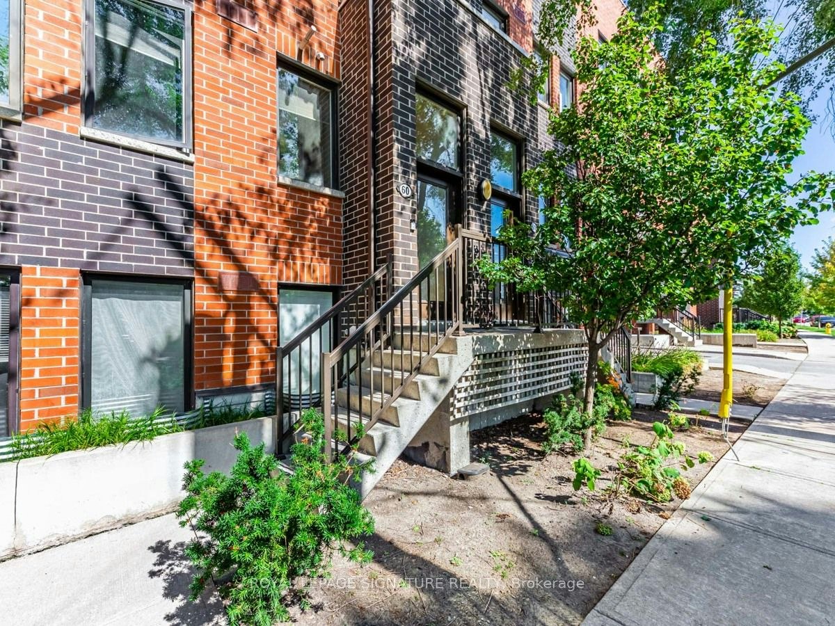 60-68 Winston Park Boulevard, Toronto, ON, M3K 1C3 - 3