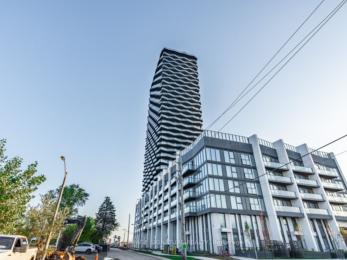 805-36 Zorra Street, Toronto, ON, M8Z 4Z7