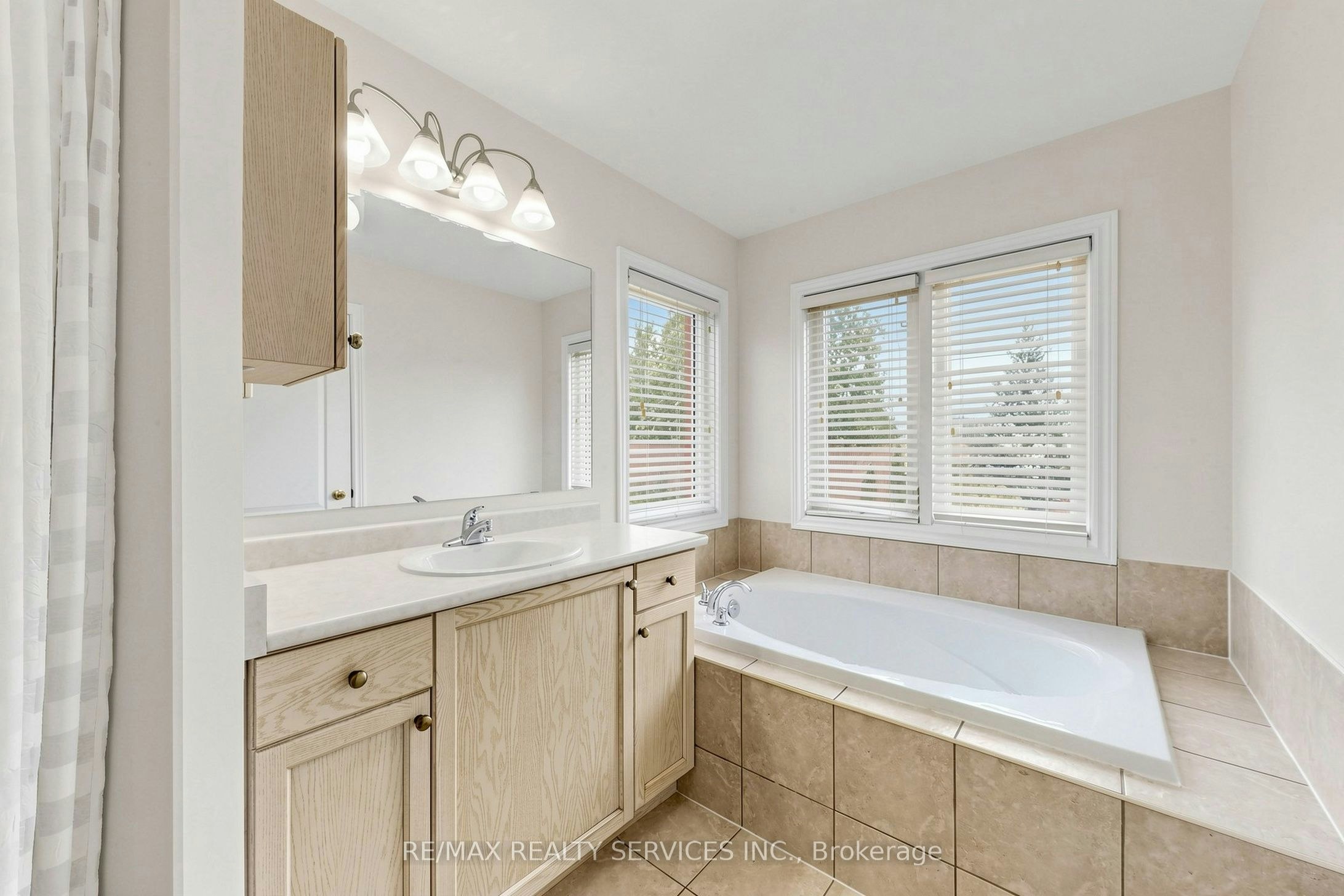 50 Rocky Point Crescent, Brampton, ON, L6V 4R7 - 24
