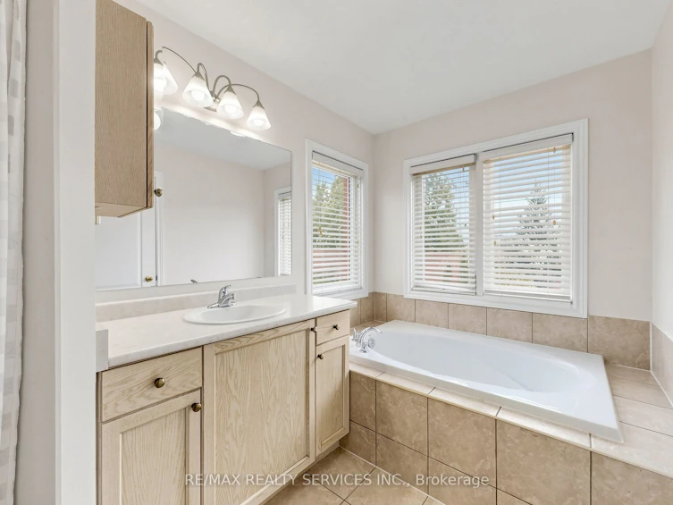 50 Rocky Point Crescent, Brampton, ON, L6V 4R7 - 24