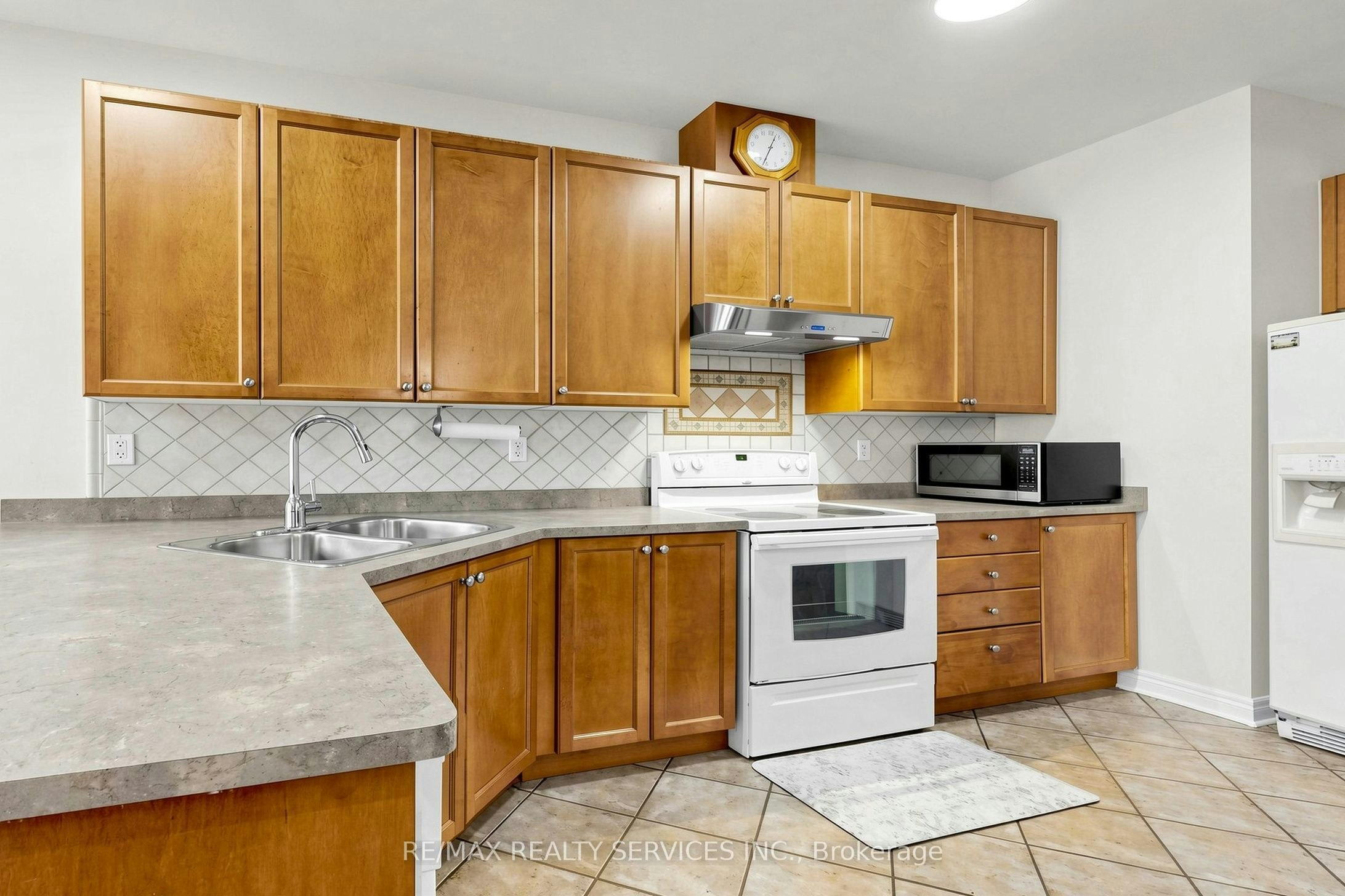 50 Rocky Point Crescent, Brampton, ON, L6V 4R7 - 10