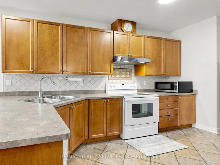 50 Rocky Point Crescent, Brampton, ON, L6V 4R7 - 10