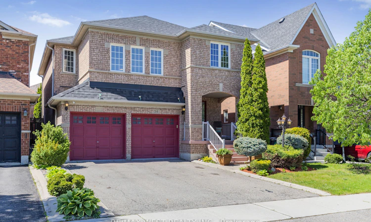 56 Lockheed Crescent