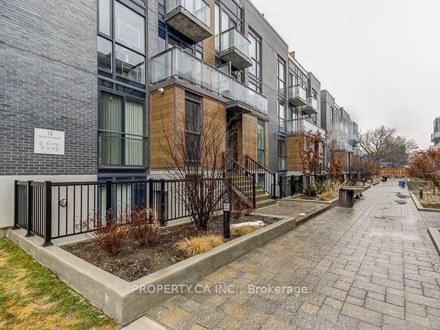 702-15 Sousa Mendes Street, Toronto, ON, M6P 0A9 - 2