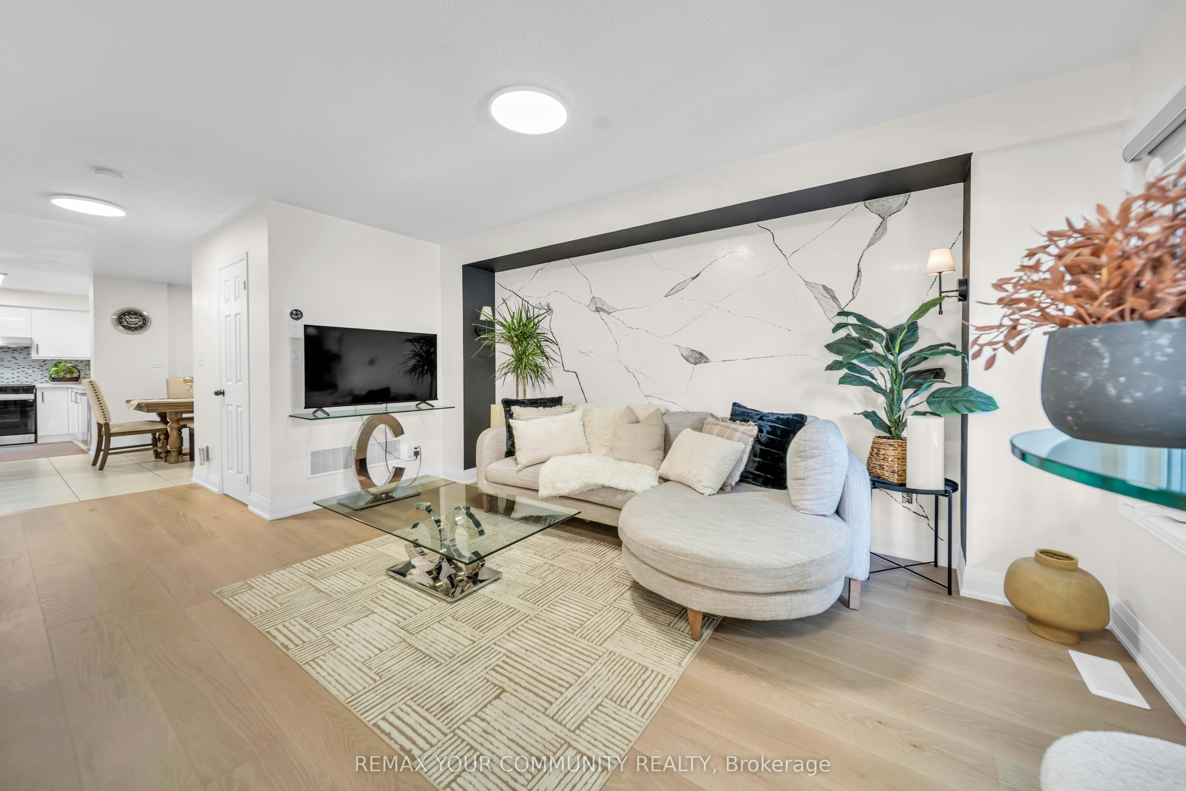 26 Ted Wray Circle, Toronto, ON, M3L 0G5
