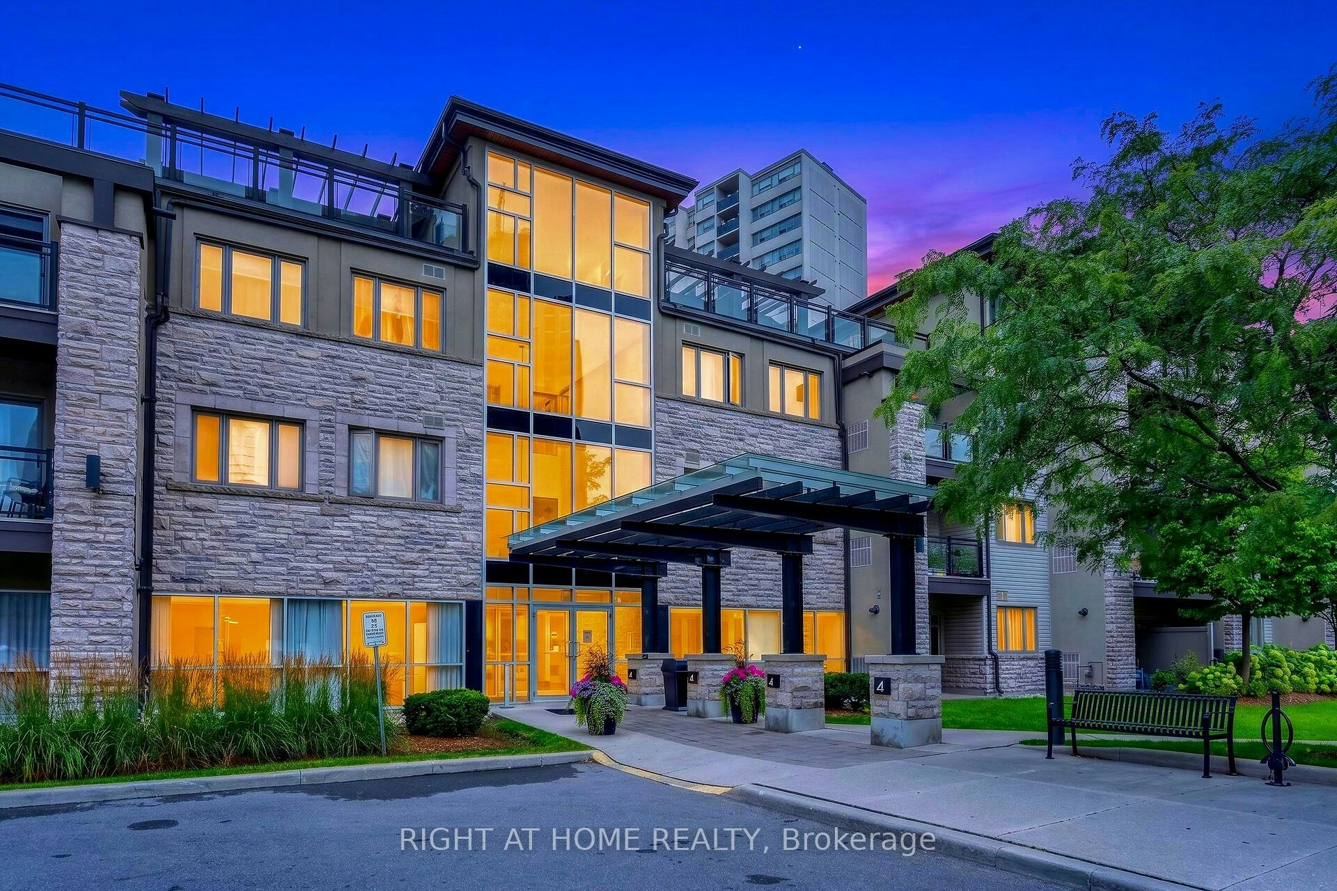 430-570 Lolita Gardens, Mississauga, ON, L5A 0A1