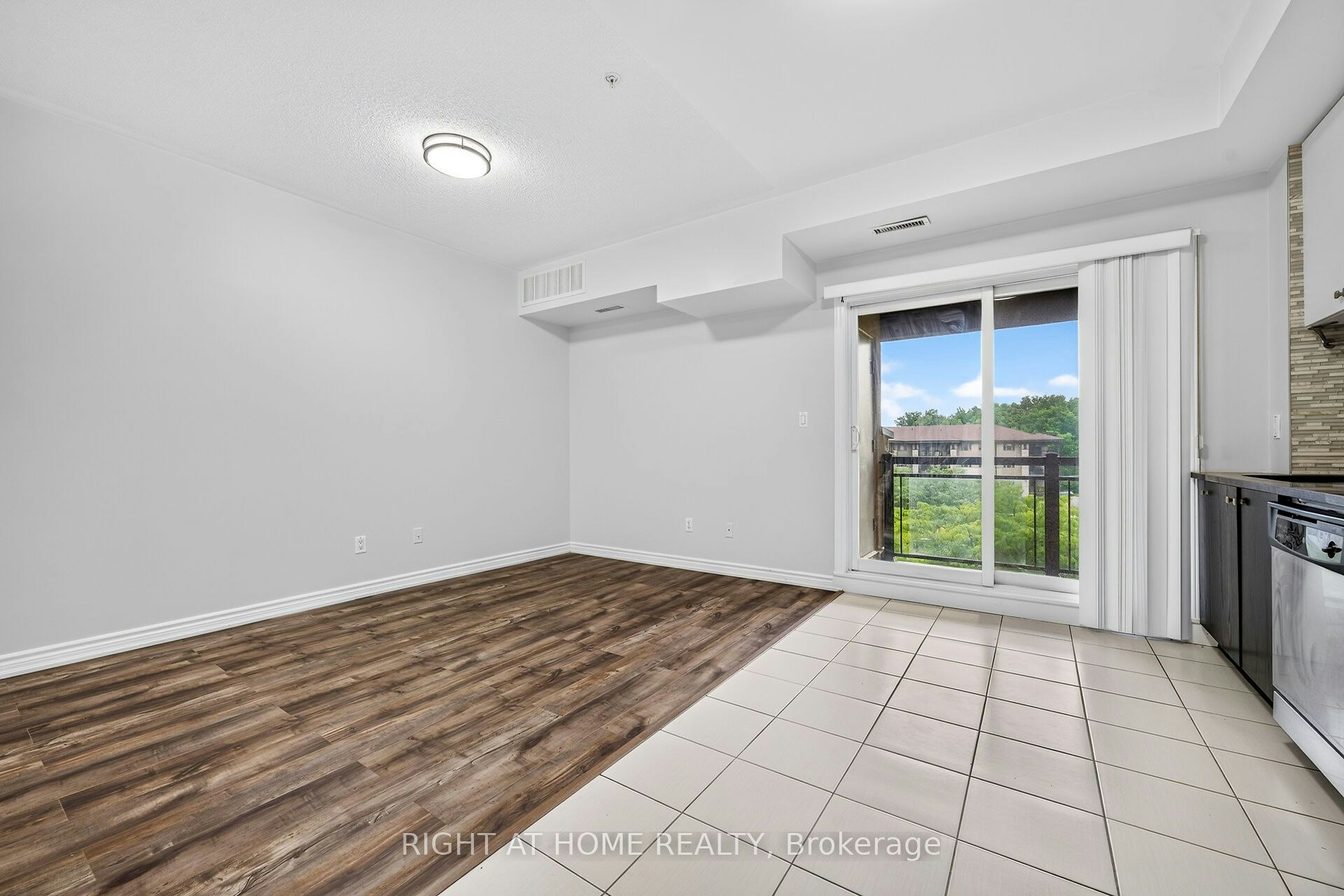 430-570 Lolita Gardens, Mississauga, ON, L5A 0A1 - 4