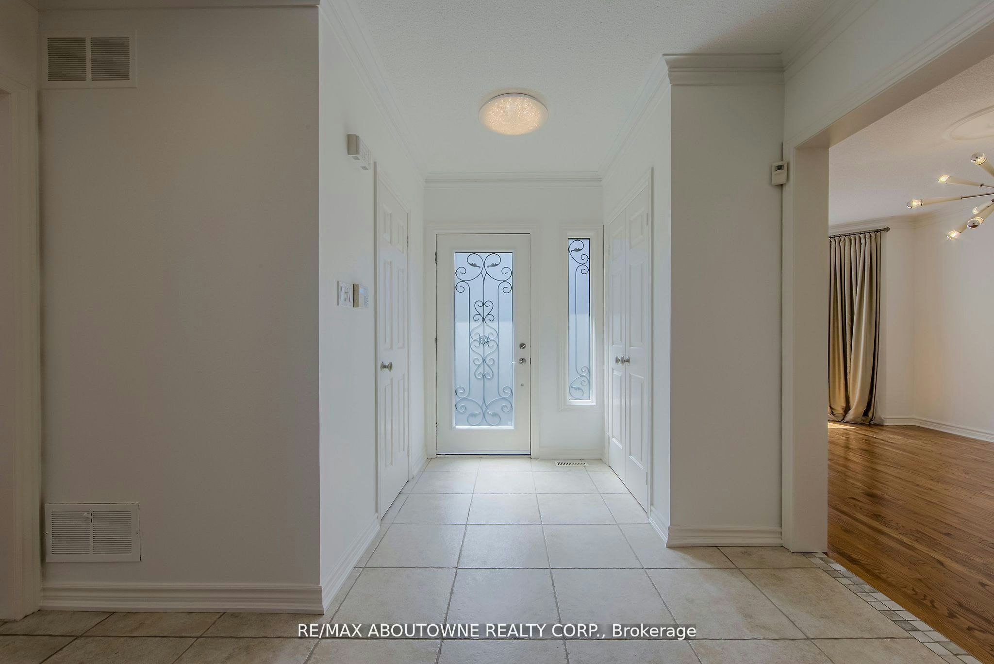 1487 The Links Drive, Oakville, ON, L6M 2P2 - 2